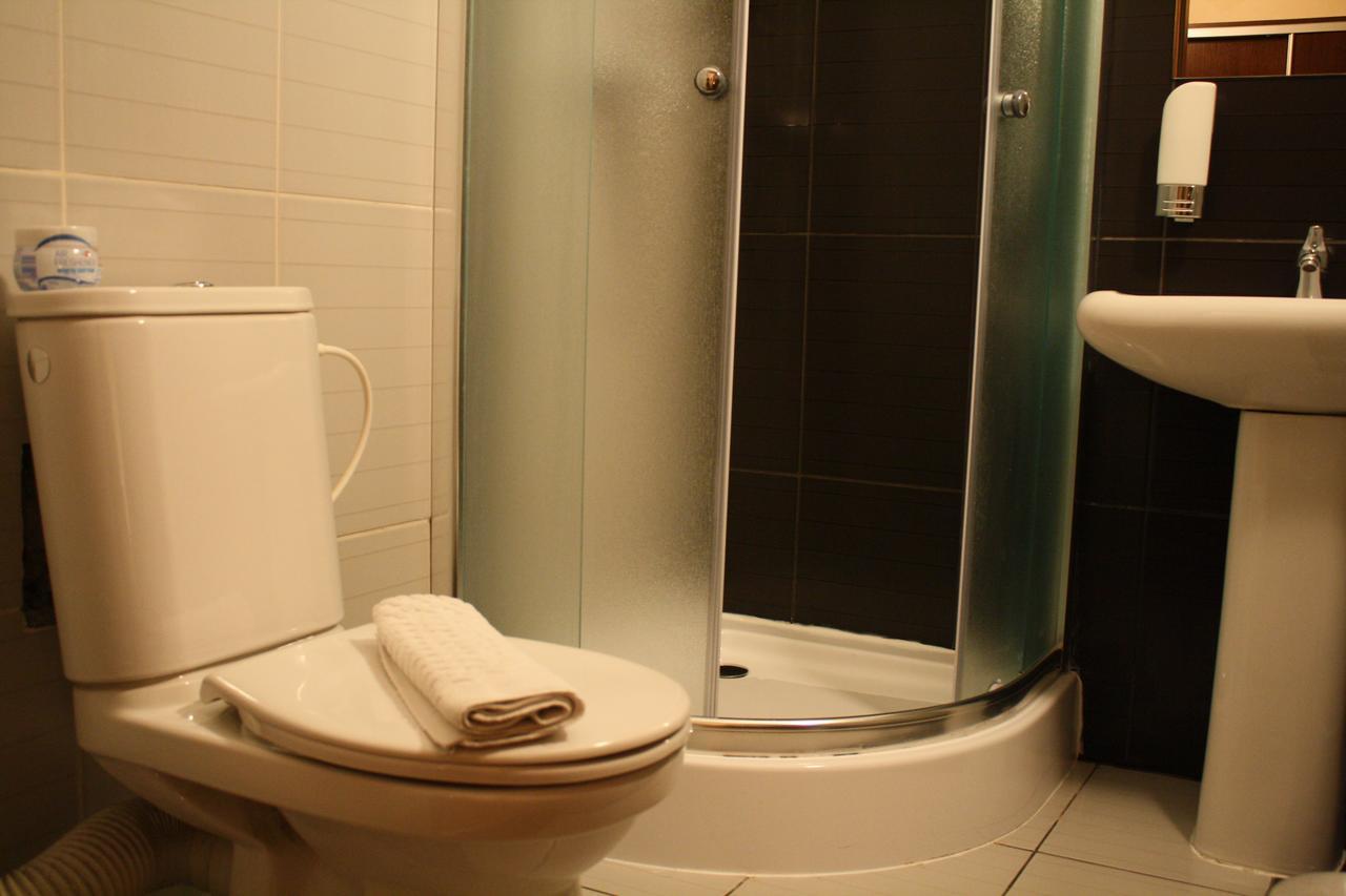 Garni Hotel Cosmopolitan Senec Esterno foto